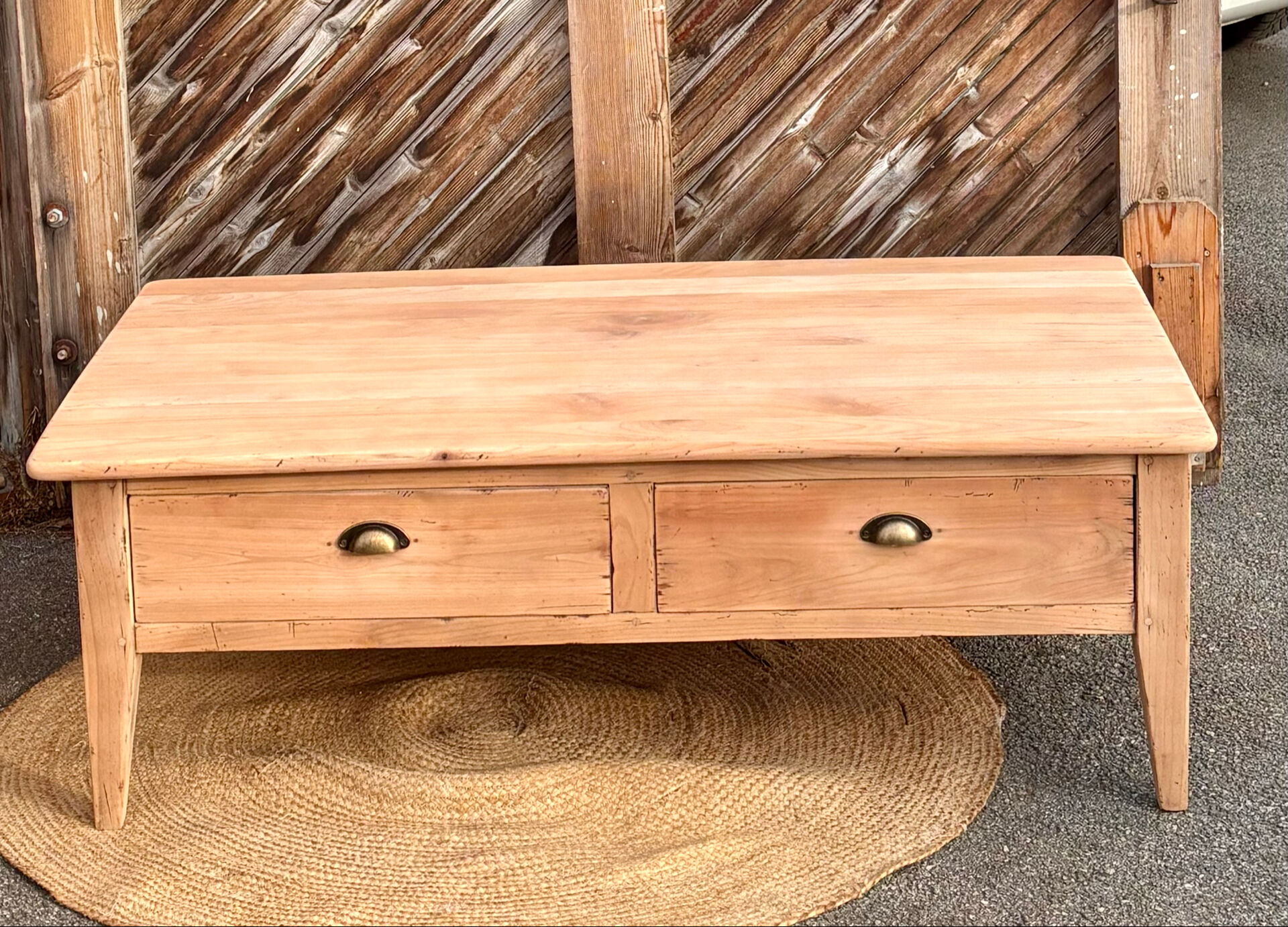 Renovated coffee table in raw solid wood - 2 through drawers