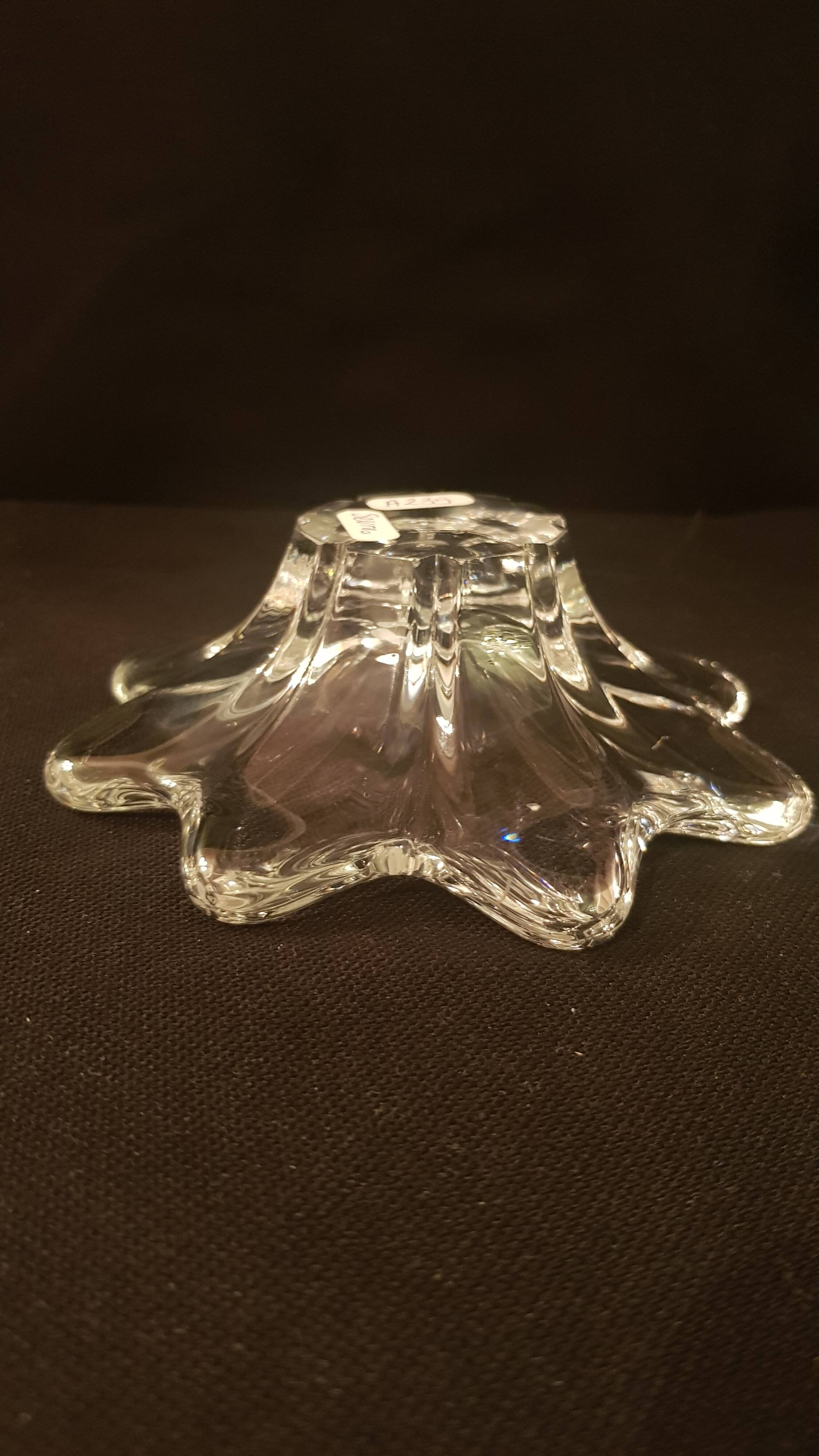 Flower-shaped catchall, Sèvres crystal