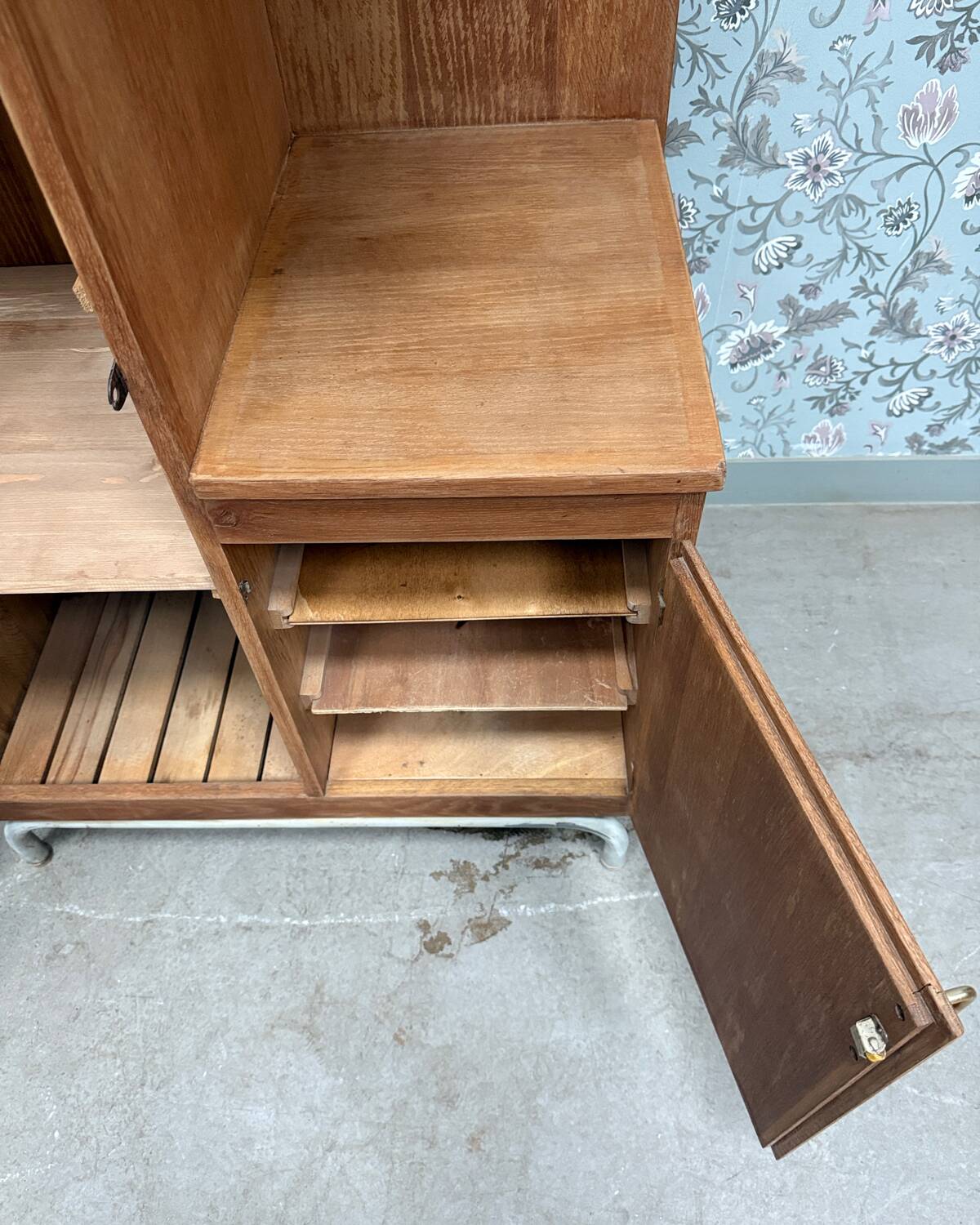 Vestiaire vintage d’école (rénové)