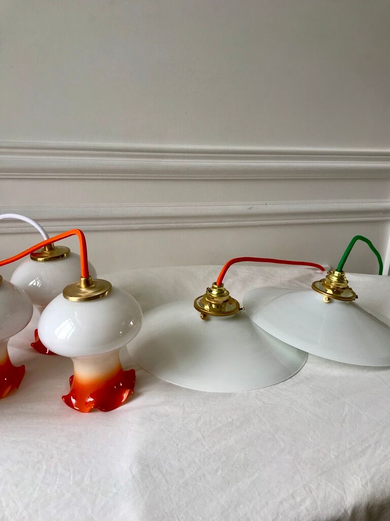 Set of 4 suspensions tulips in opaline orange gradient thread orange and white 70s