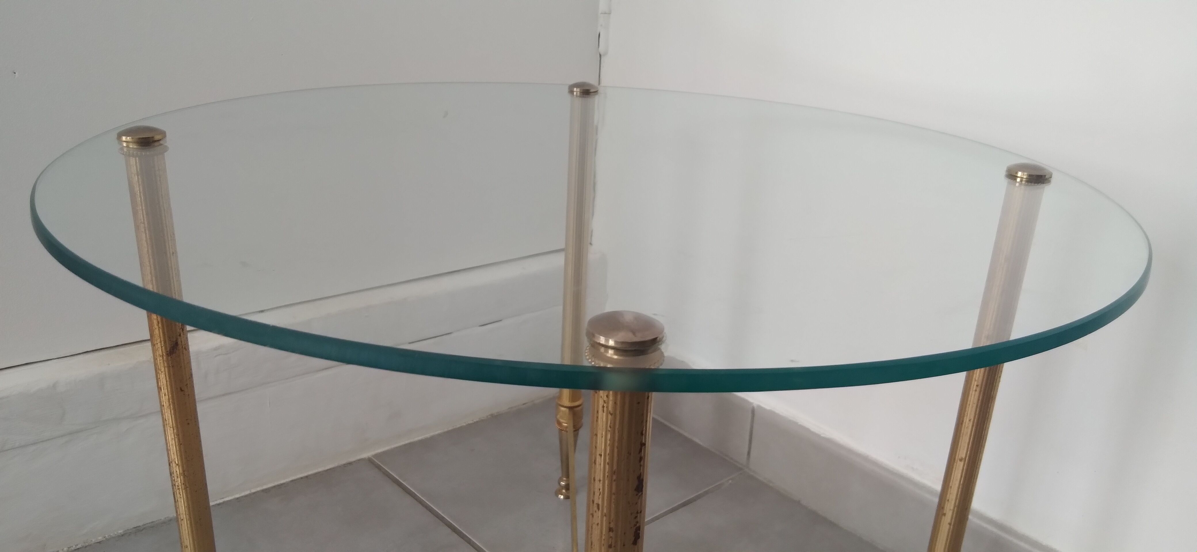 Table basse verre et métal doré