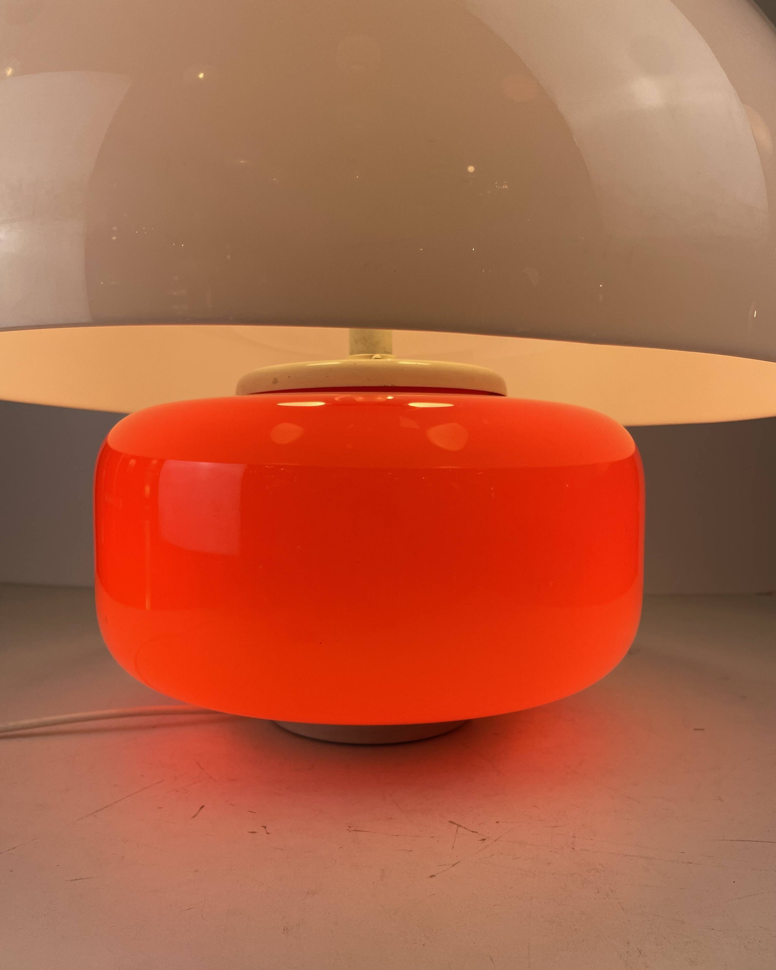 Table lamp in the style of Martinelli Luce, 1970s.