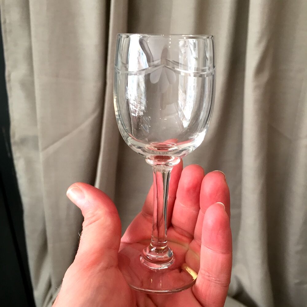 Suite of 11 engraved glass drip glasses from the 1930s 1940s