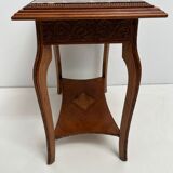 Table basse en bois naturel mouluré style Louis XV