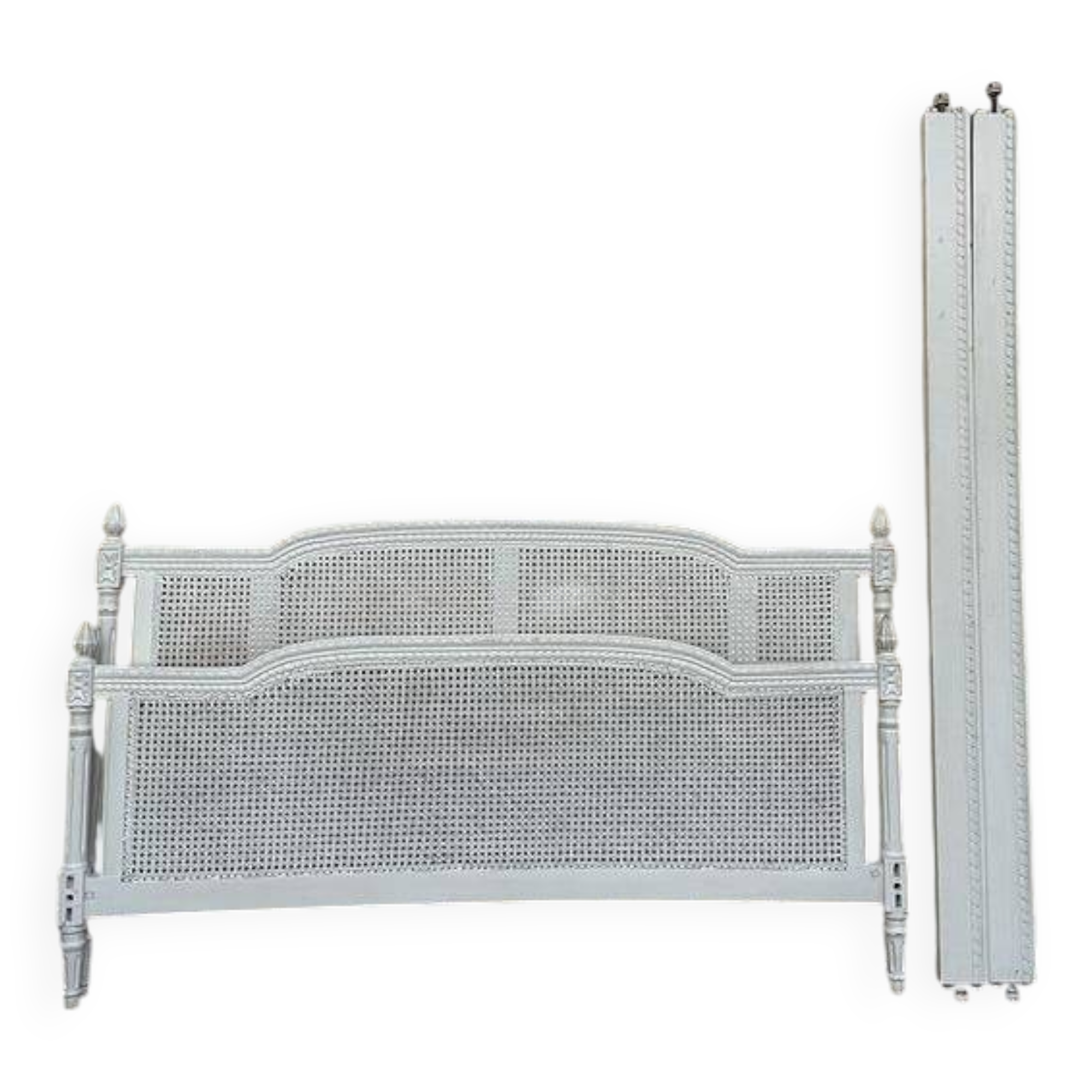 Lit en cannage et peint de style Louis XVI 200/180 cm