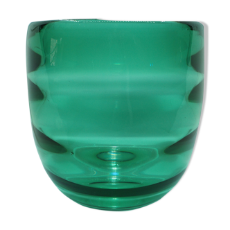 Vase en verre vert signé