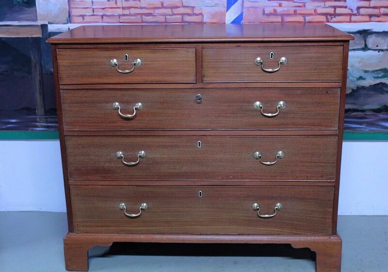 English chest of drawers mahogany XIX