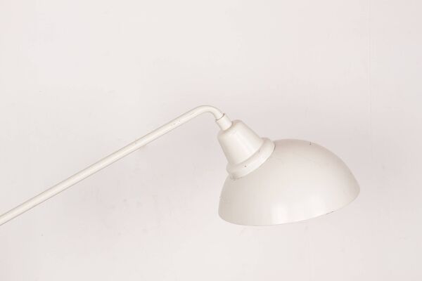 Lampe de bureau inclinable en métal blanc 1960.