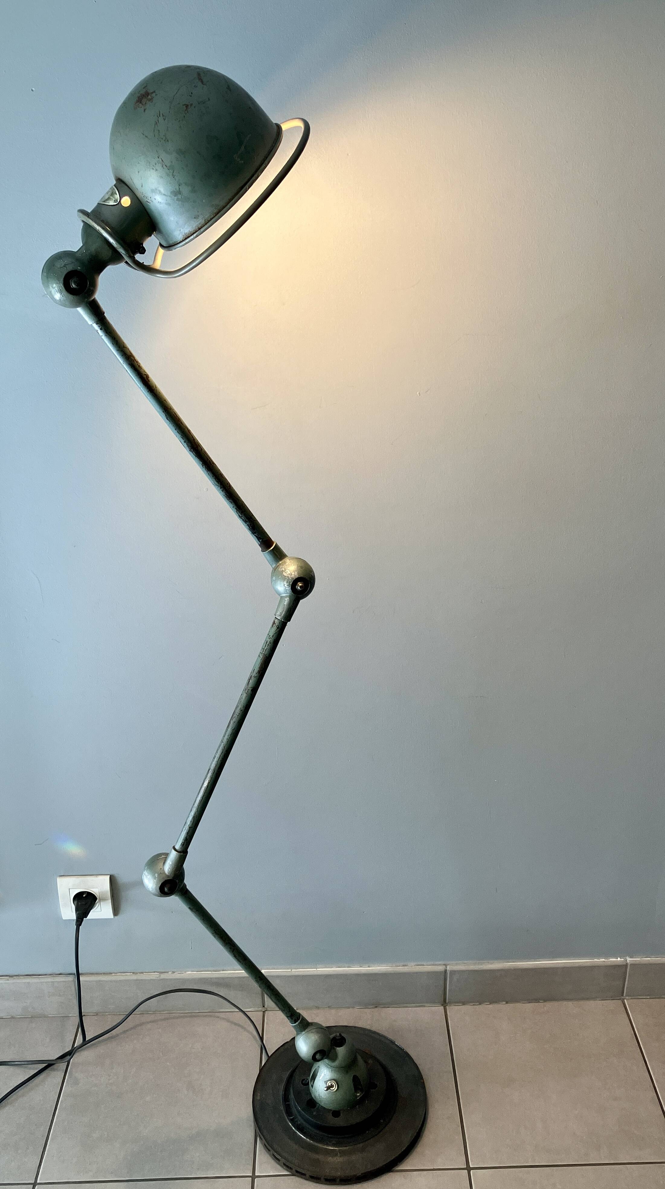 JIELDÉ lamp with 3 arms.