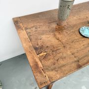 Table, drapière en noyer, XIXème s.
