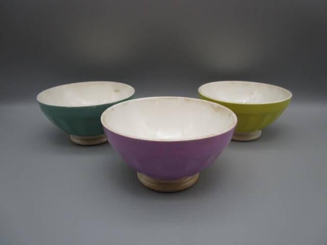 Set of 3 antique bowls in Sarreguemines earthenware.