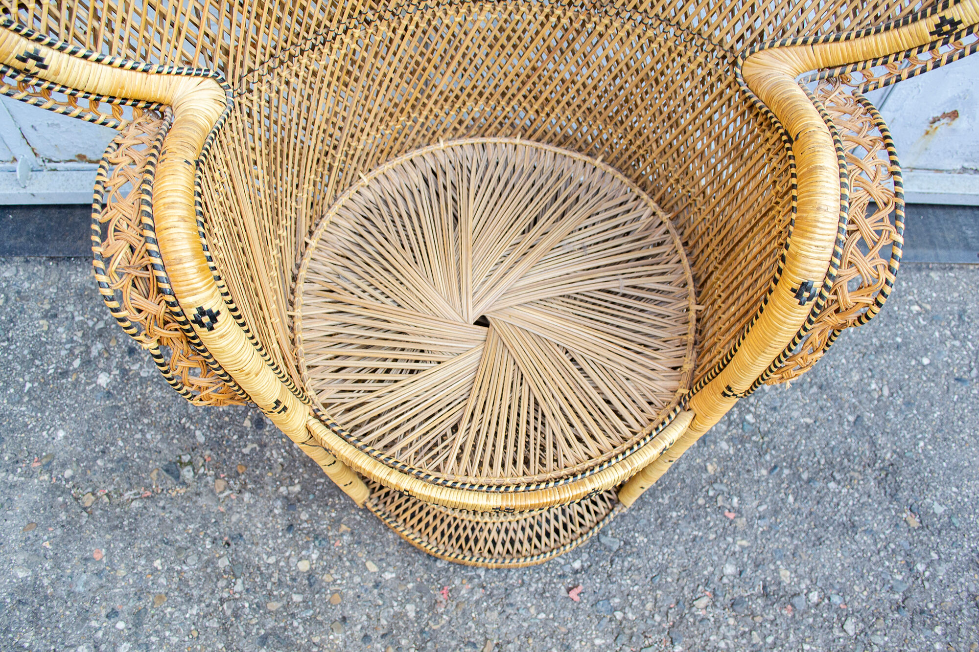 Fauteuil Emmanuelle en osier, années 70