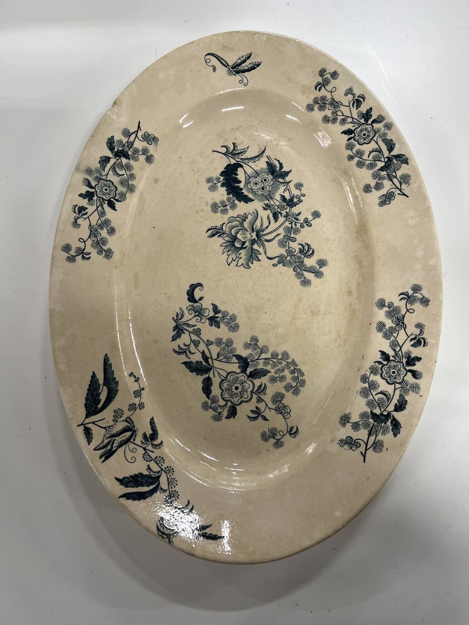 Plat ovale en porcelaine longwy signé yeho