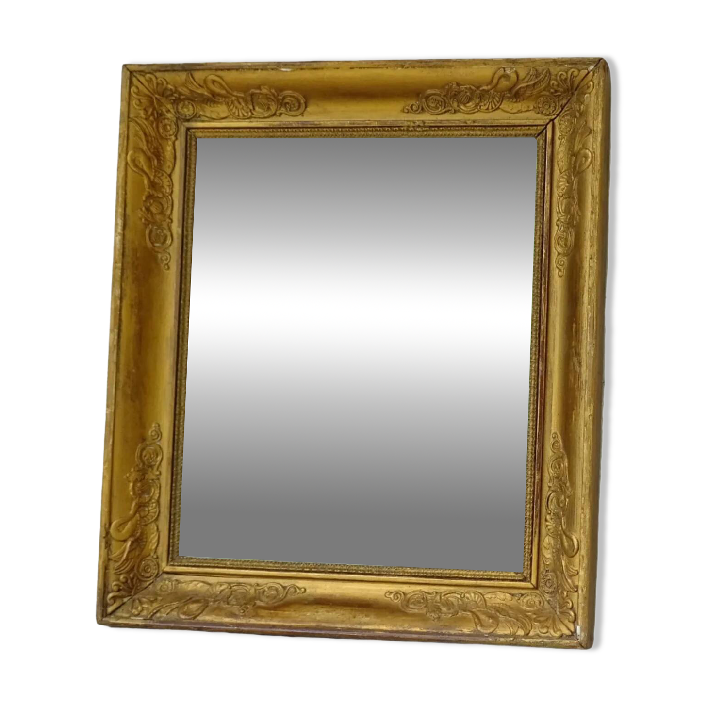 Miroir français ancien à cadre doré orné de cygnes, époque de la Restauration
