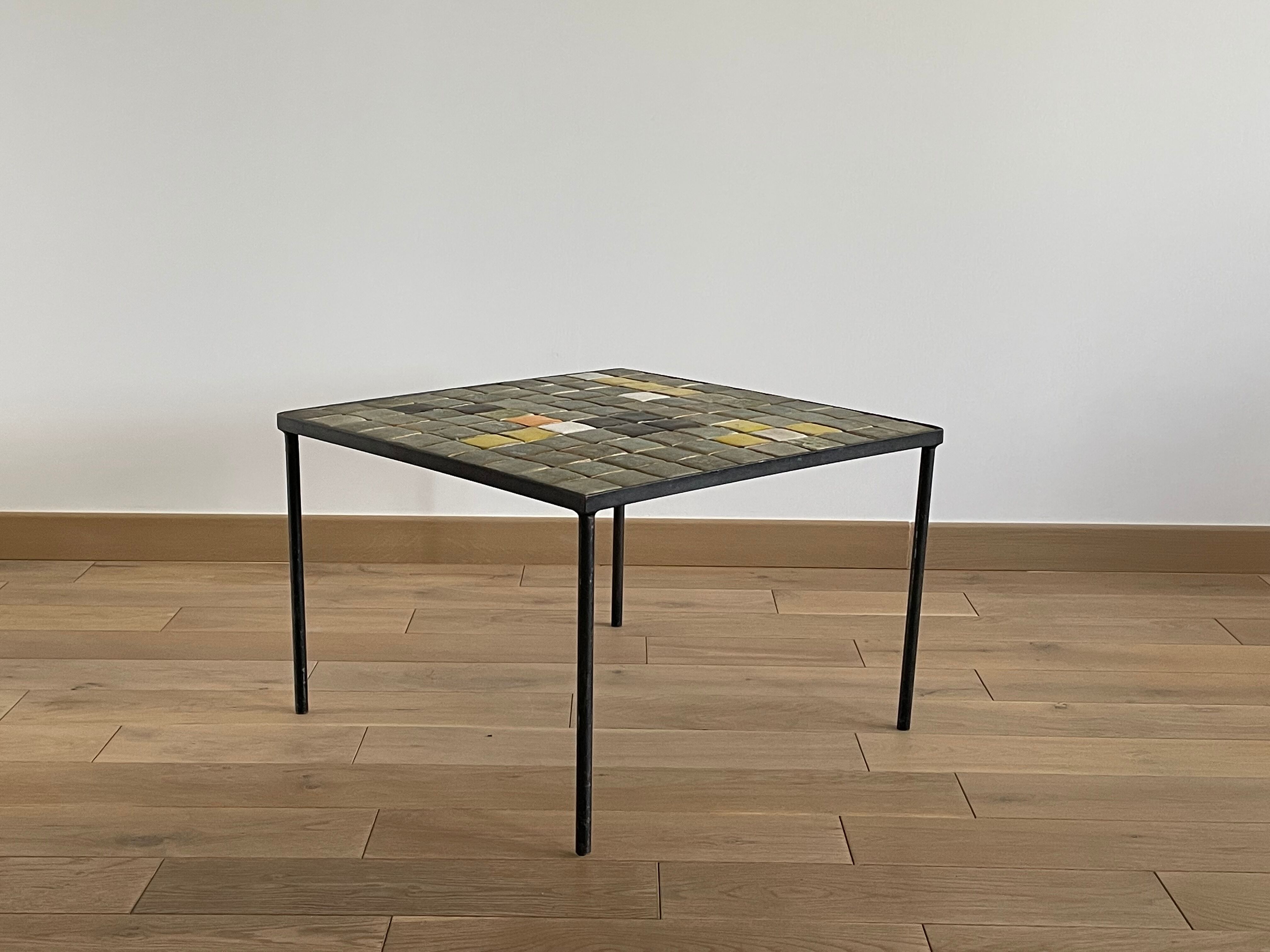 Table basse en céramique par « Les 2 potiers », 1960