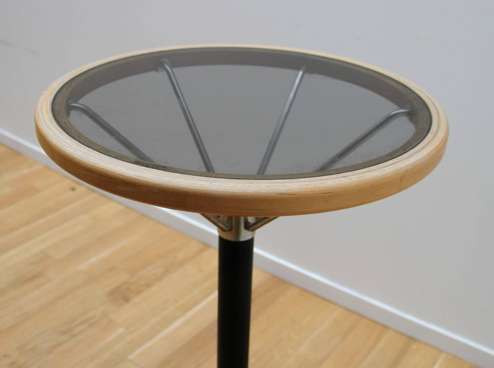 B4 Bla-Station high table, Architonic