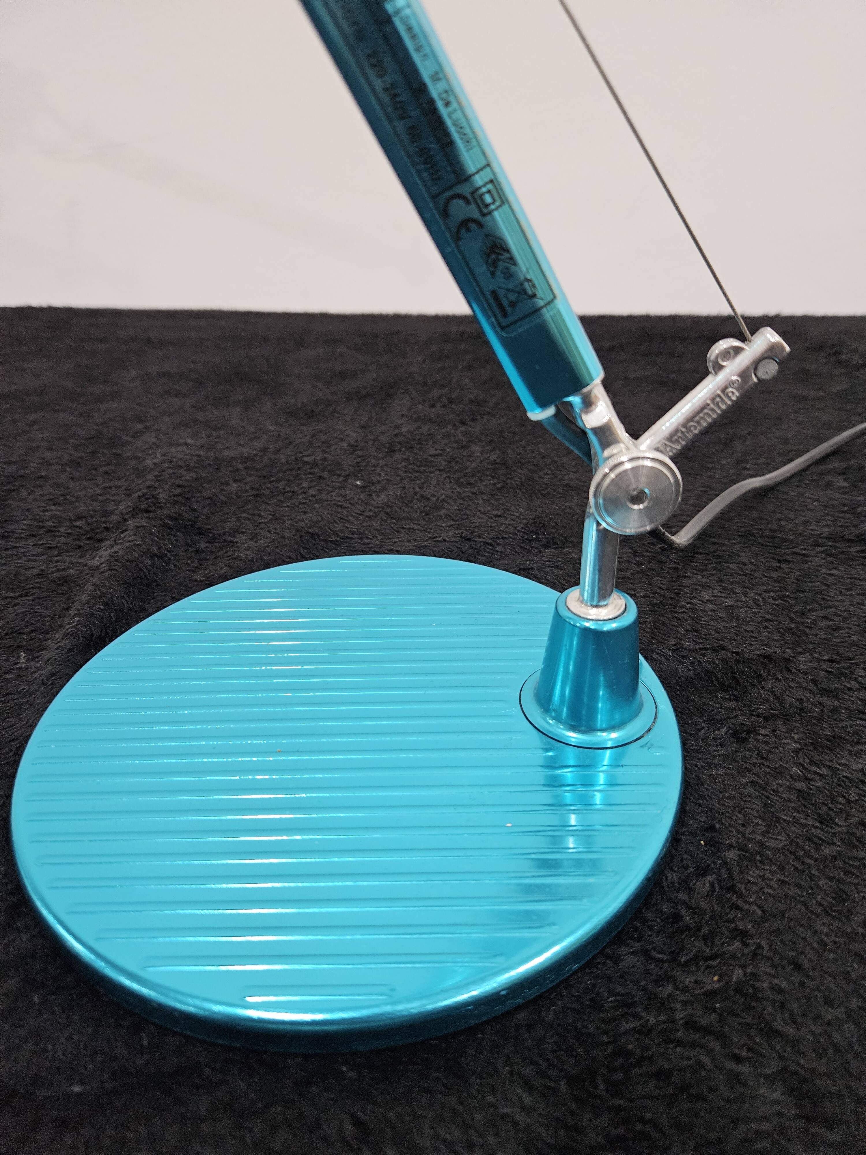 Artemide Tolomeo desk lamp, Design: Michele De Lucchi, Giancarlo Fassina.