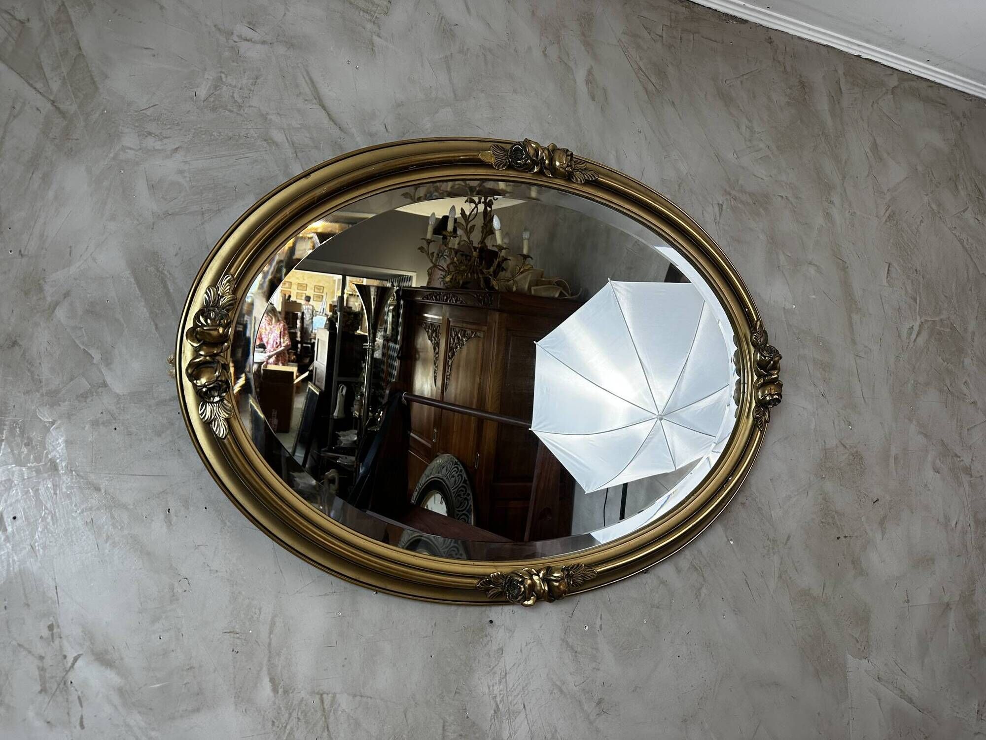 Oval mirror