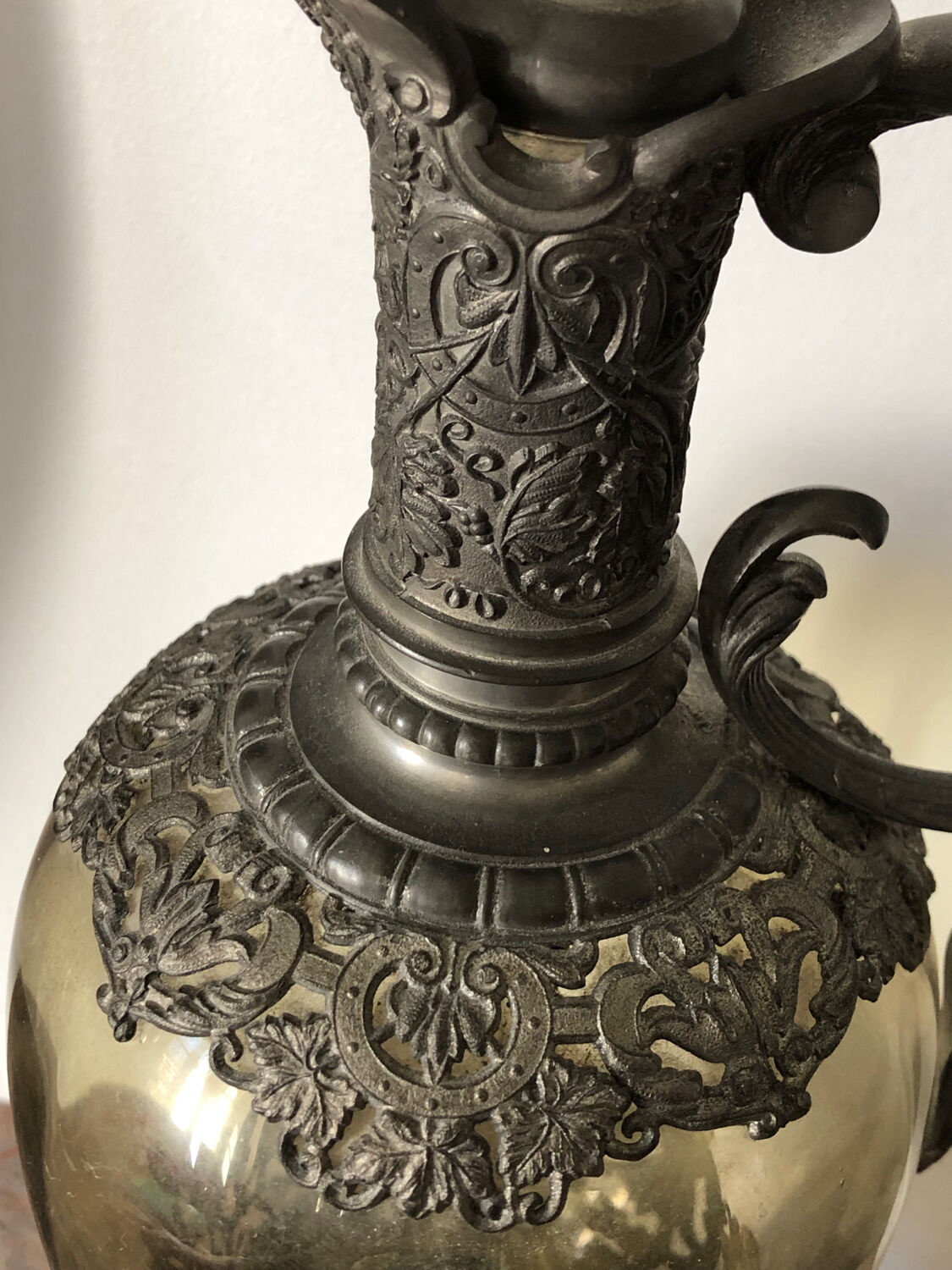 Aiguière étain et verre soufflé XIX style renaissance