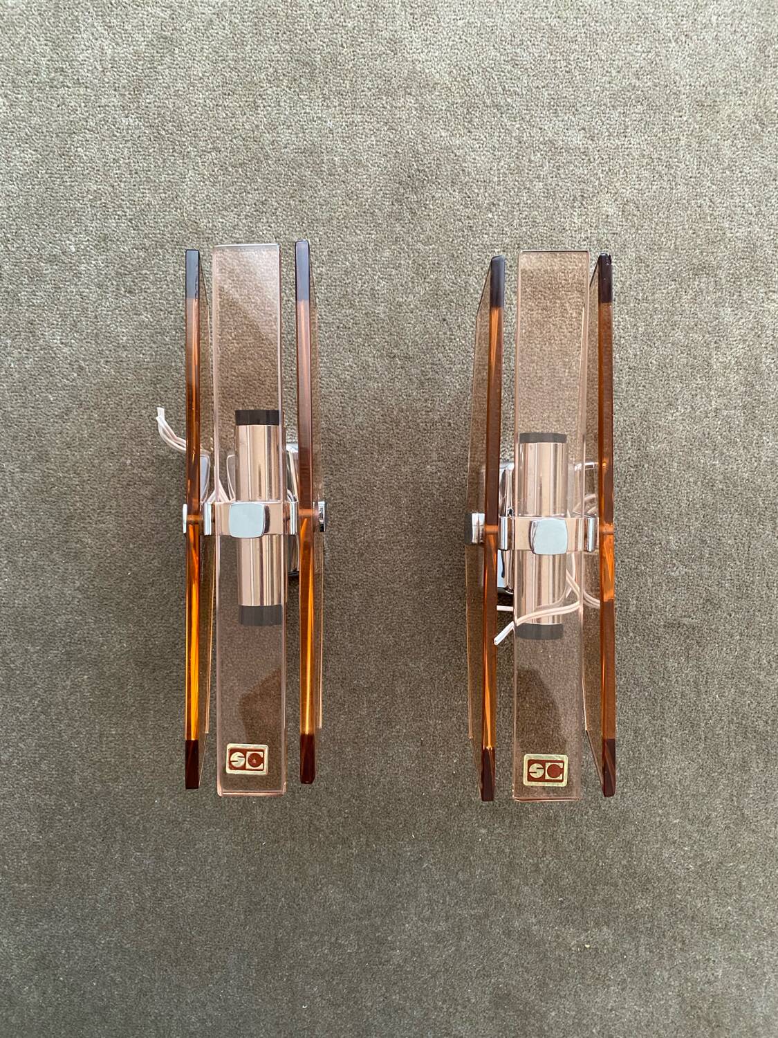 Pair of wall lights from the 1960s, Italy.