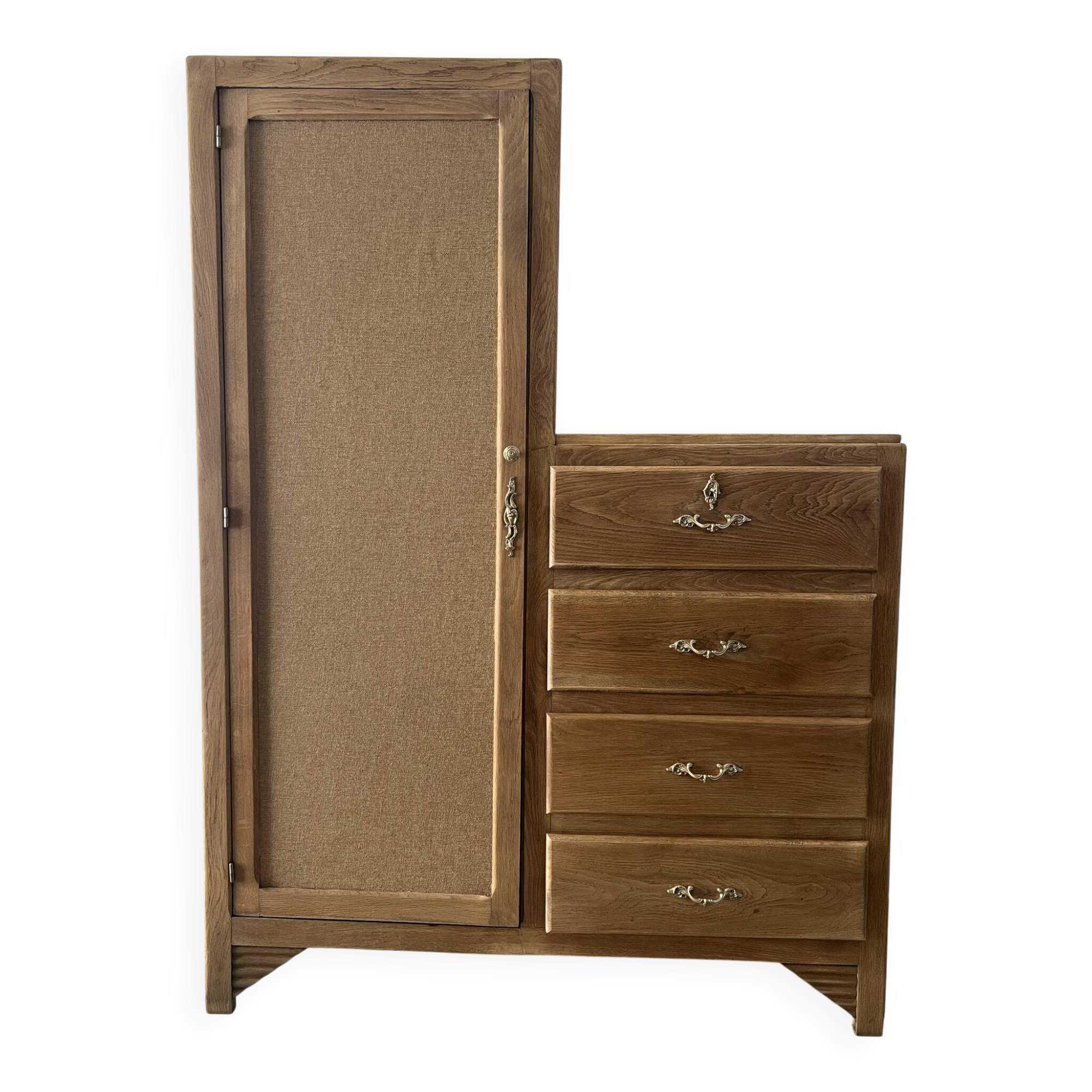 Asymmetrical wardrobe