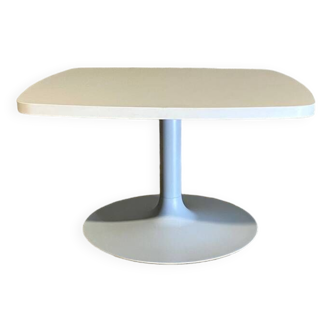 Table basse pied tulipe