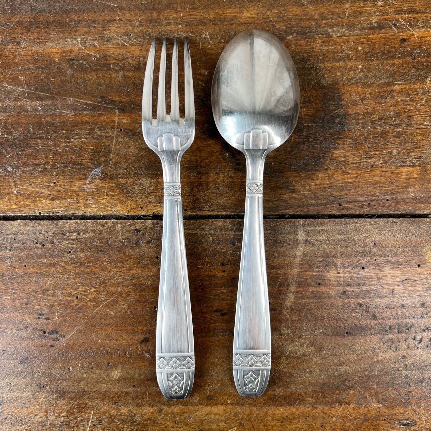 Antique silvered metal cutlery 84 g