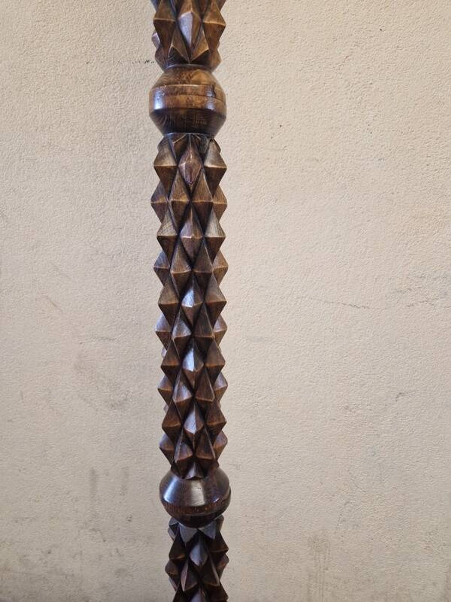 Oak floor lamp - In the style of Charles Dudouyt - Brutalist design