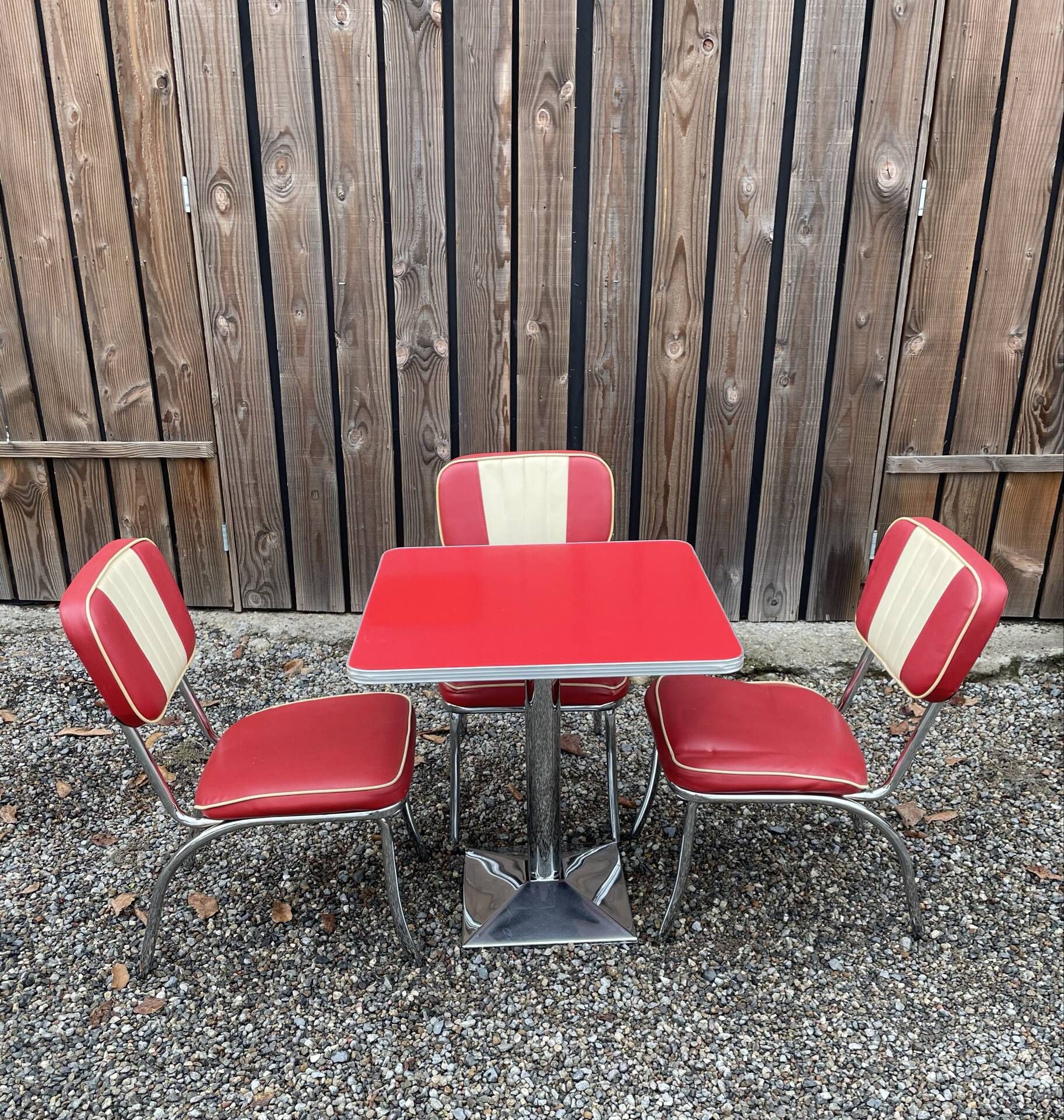 Ensemble 3 chaises et table vintage