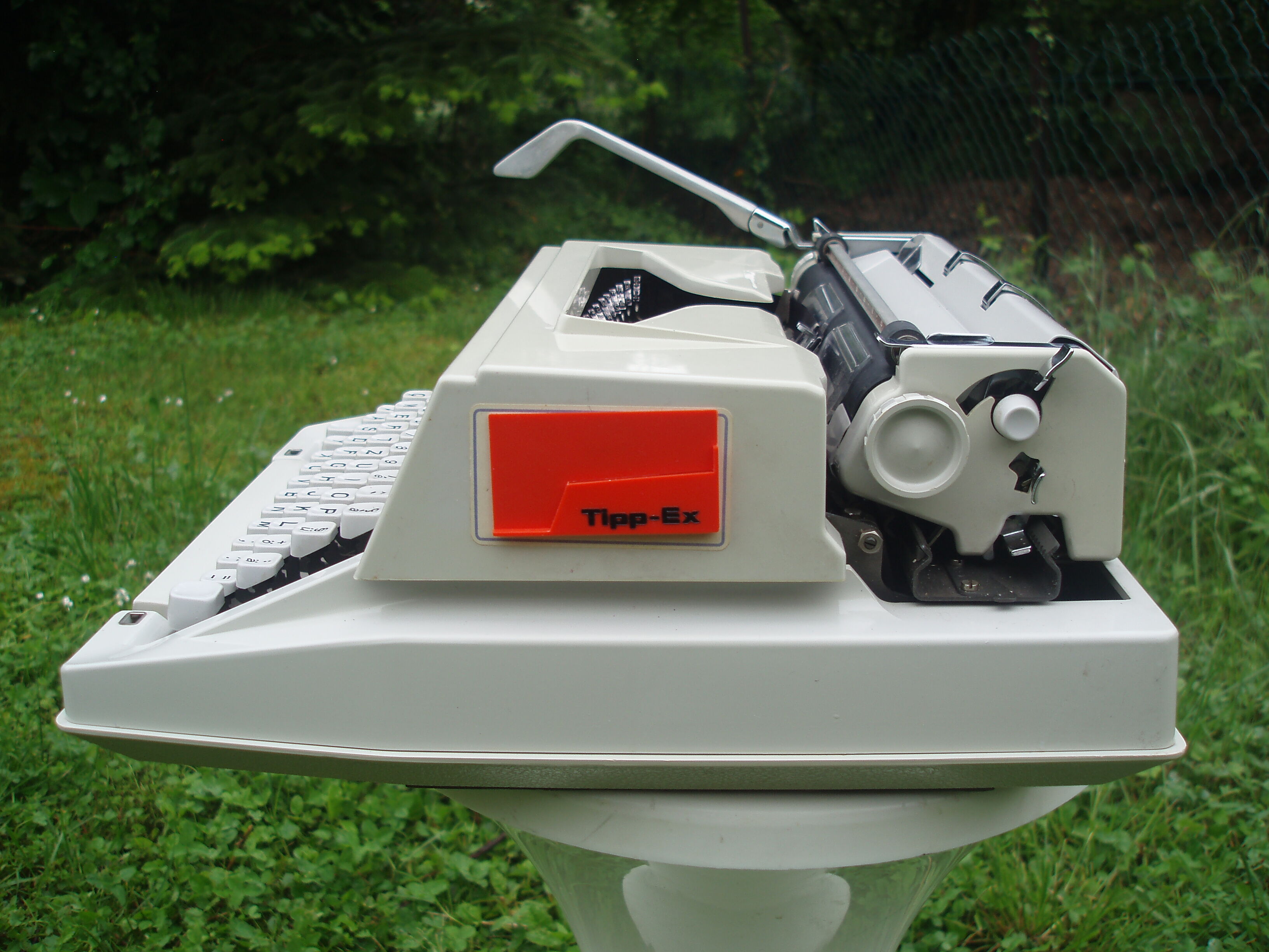 Typewriter Hermes with bag