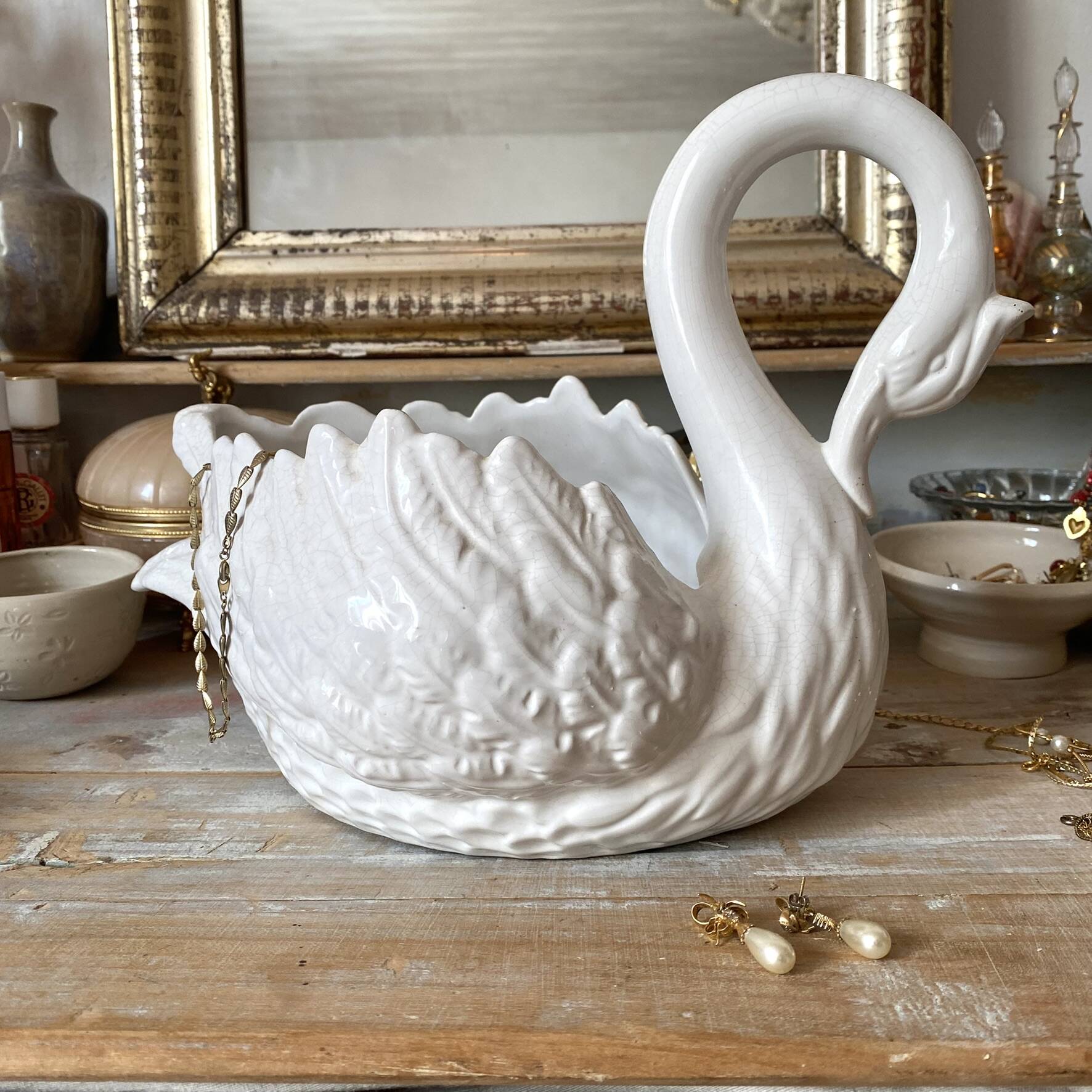 Zoomorphic planter, ceramic swan pocket holder.
