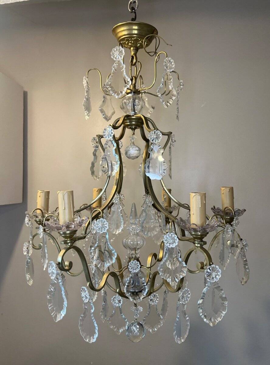 Louis XV style chandelier with pendants