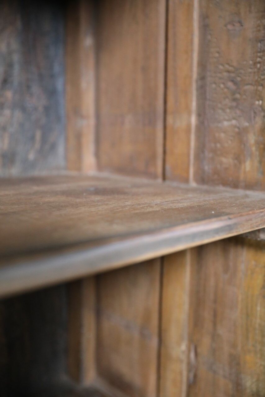 Showcase 2 doors 4 shelves, unique piece