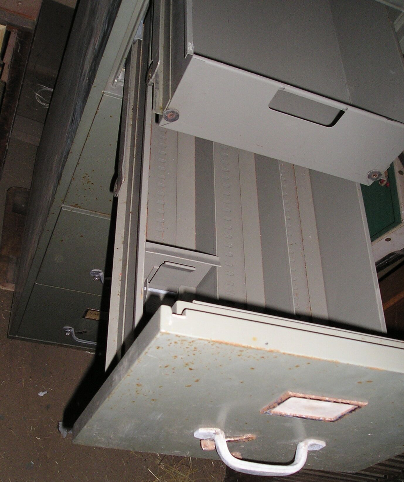 Kardex industrial metal cabinet with 4 drawers + 4 interior drawers