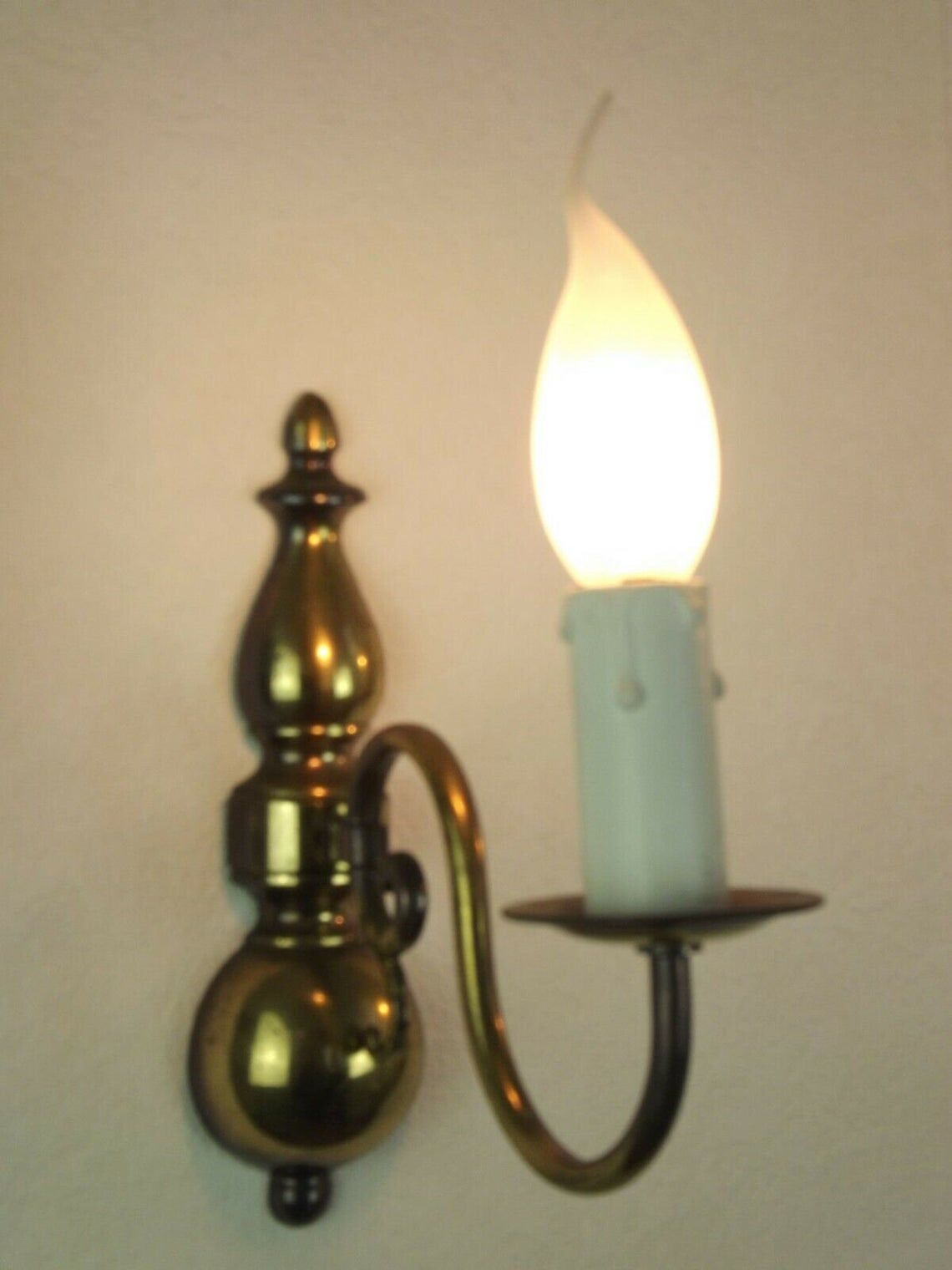 Pair sconces