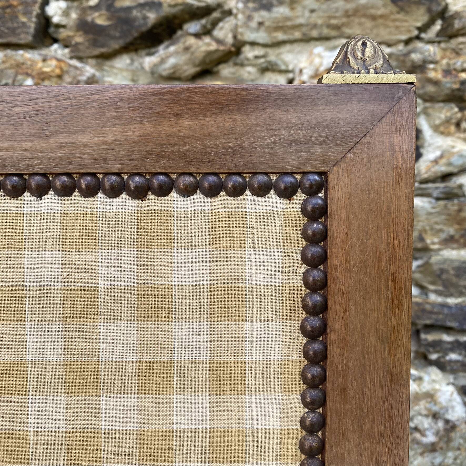 Wooden and embroidered fabric fireplace screen 94X62