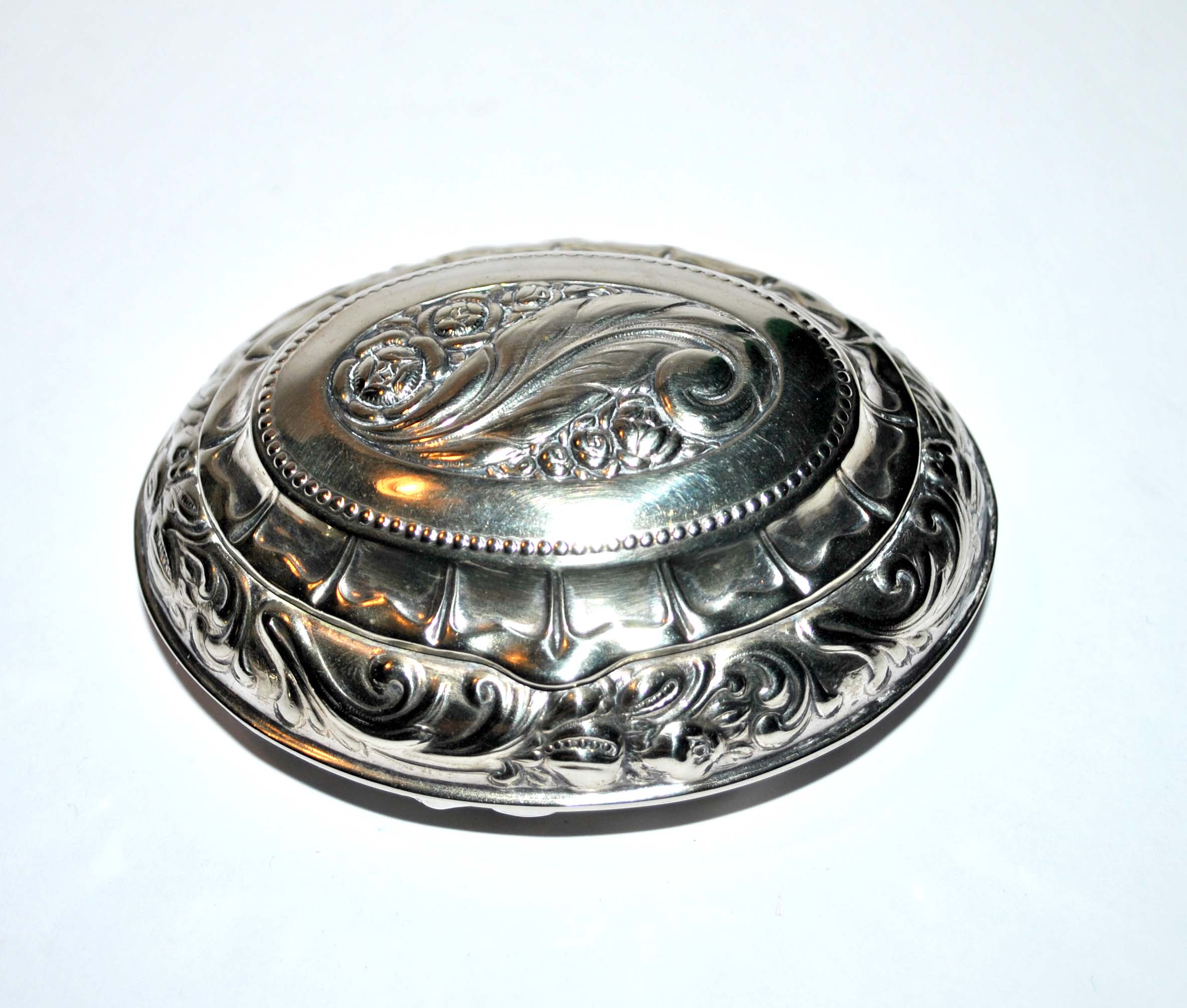 Art deco pillbox box in silver metal - antique snuffbox pillbox