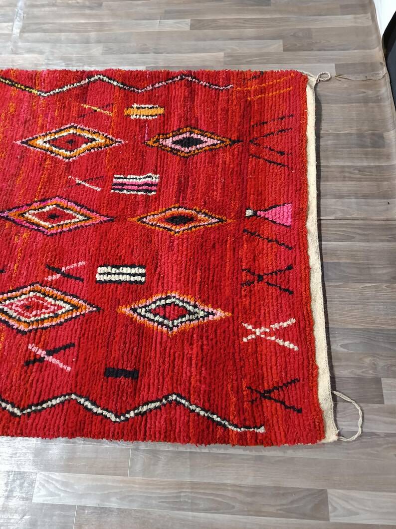 Berber Moroccan rug decorated 250cm x 150cm