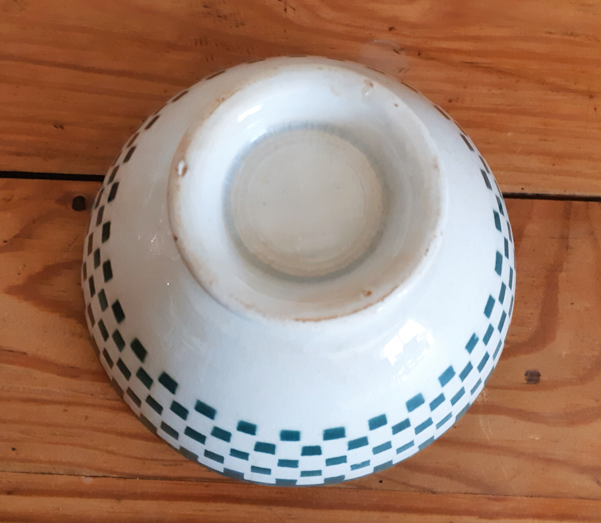 Bowl on piedouche earthenware Terre de fer, green checkerboard