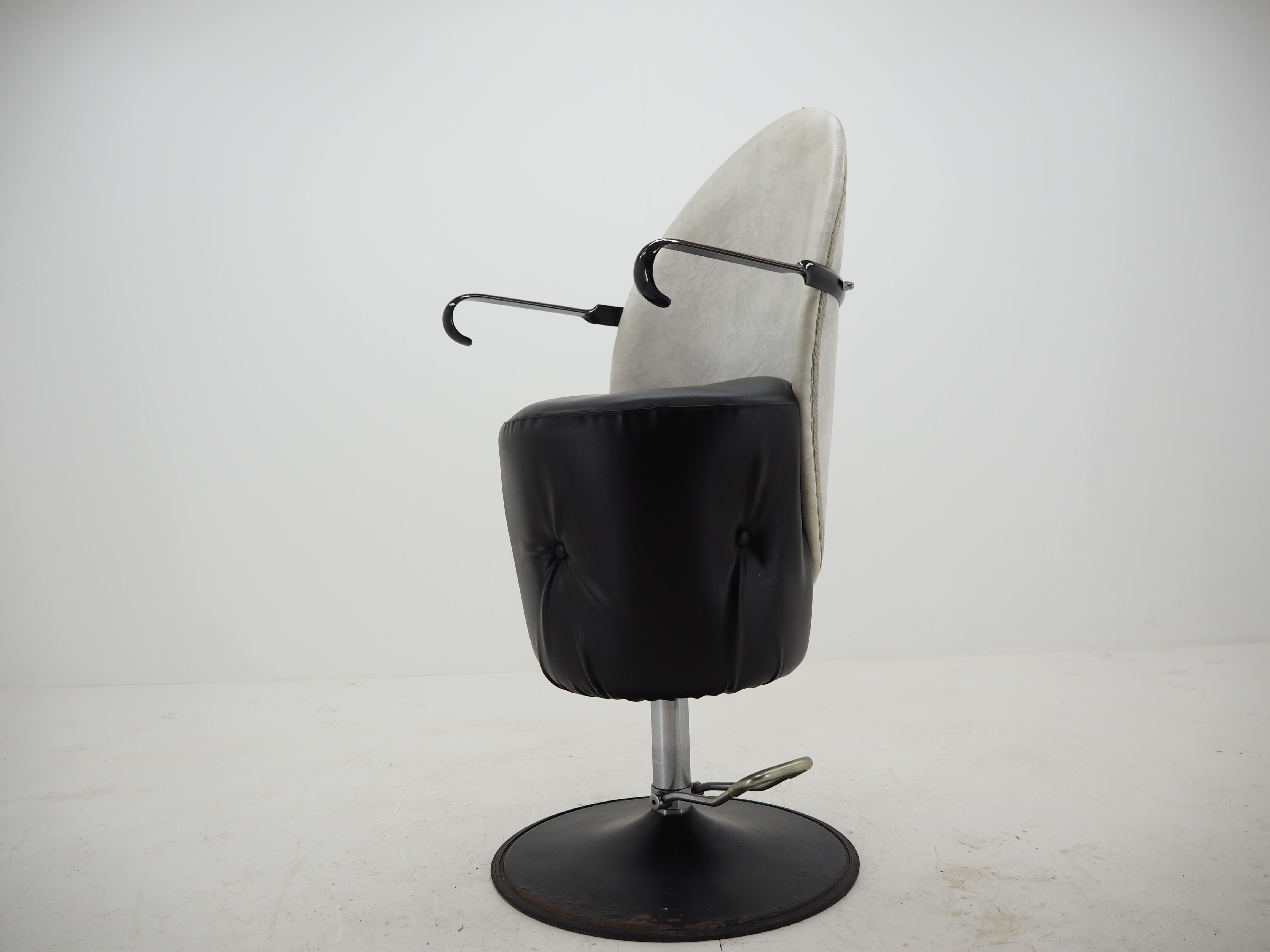 Midcentury adjustable hairdresser swivel armchair, 1970
