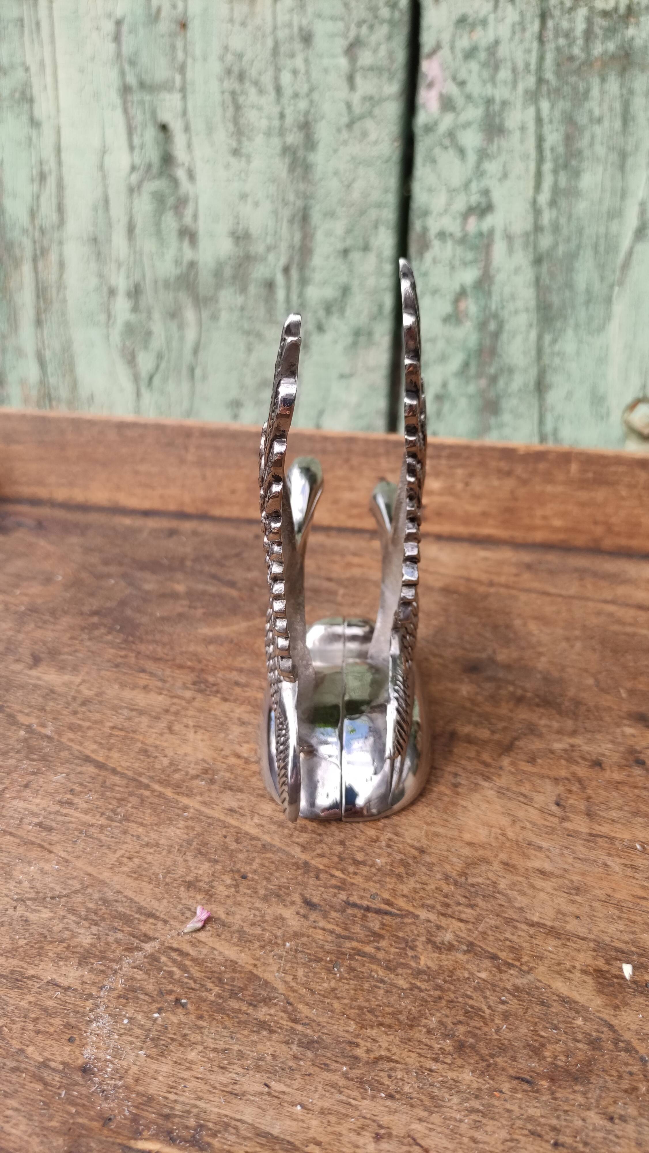 Vintage duck mail holder in silver metal