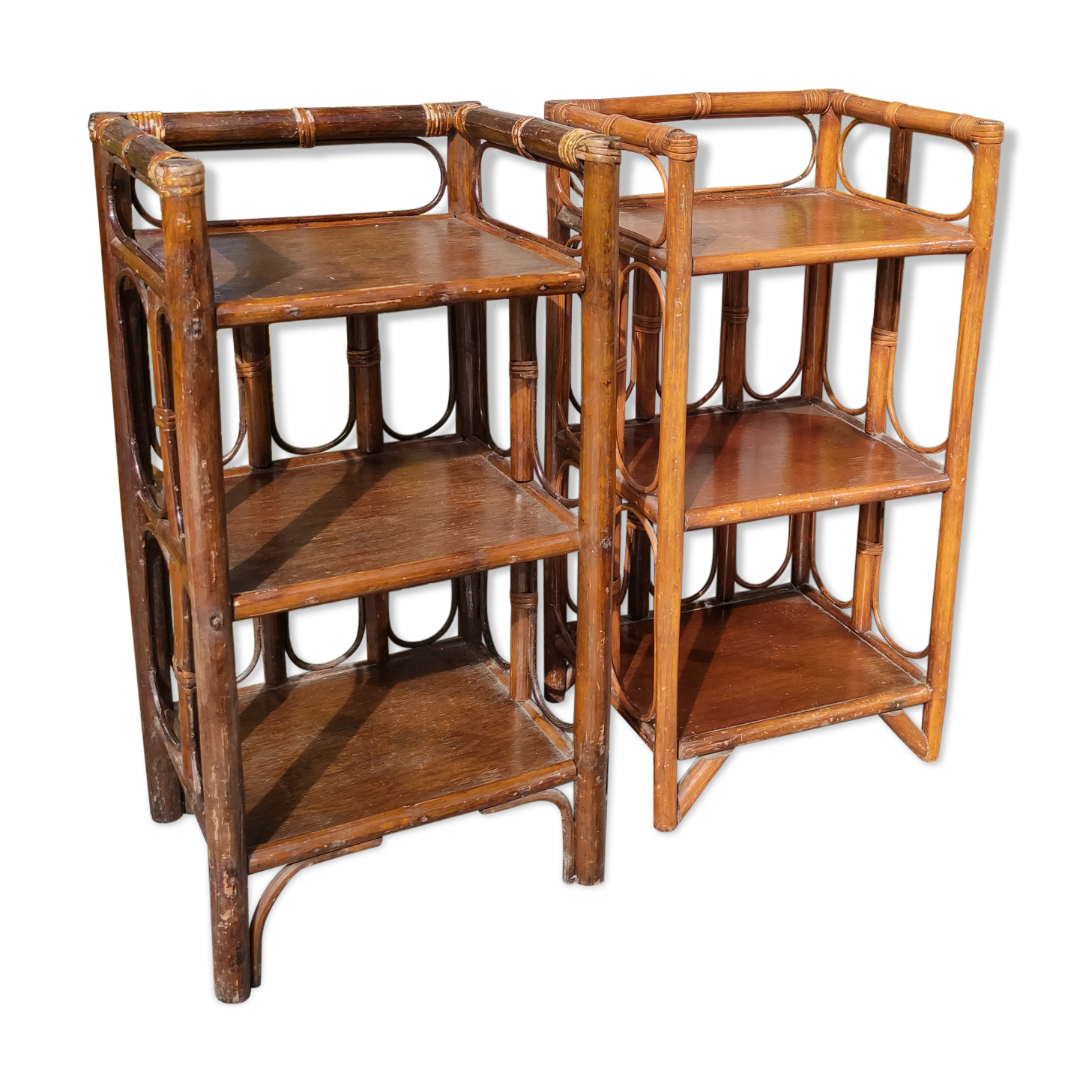 Duo d'étagères en rotin vintage