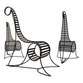 Ensemble de trois chaises sculpturales en fer