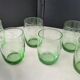 8 Verres à eau forme gobelet en verre vert  Décor gravé