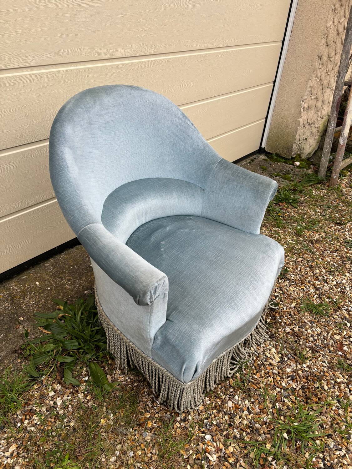 Fauteuil crapaud en velours gris bleu