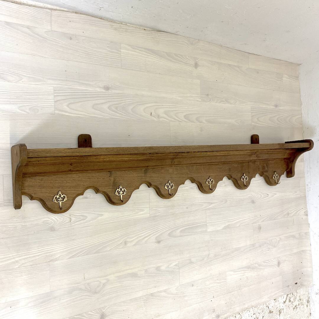 Vintage 1950's wall mounted kitchen shelf splashback