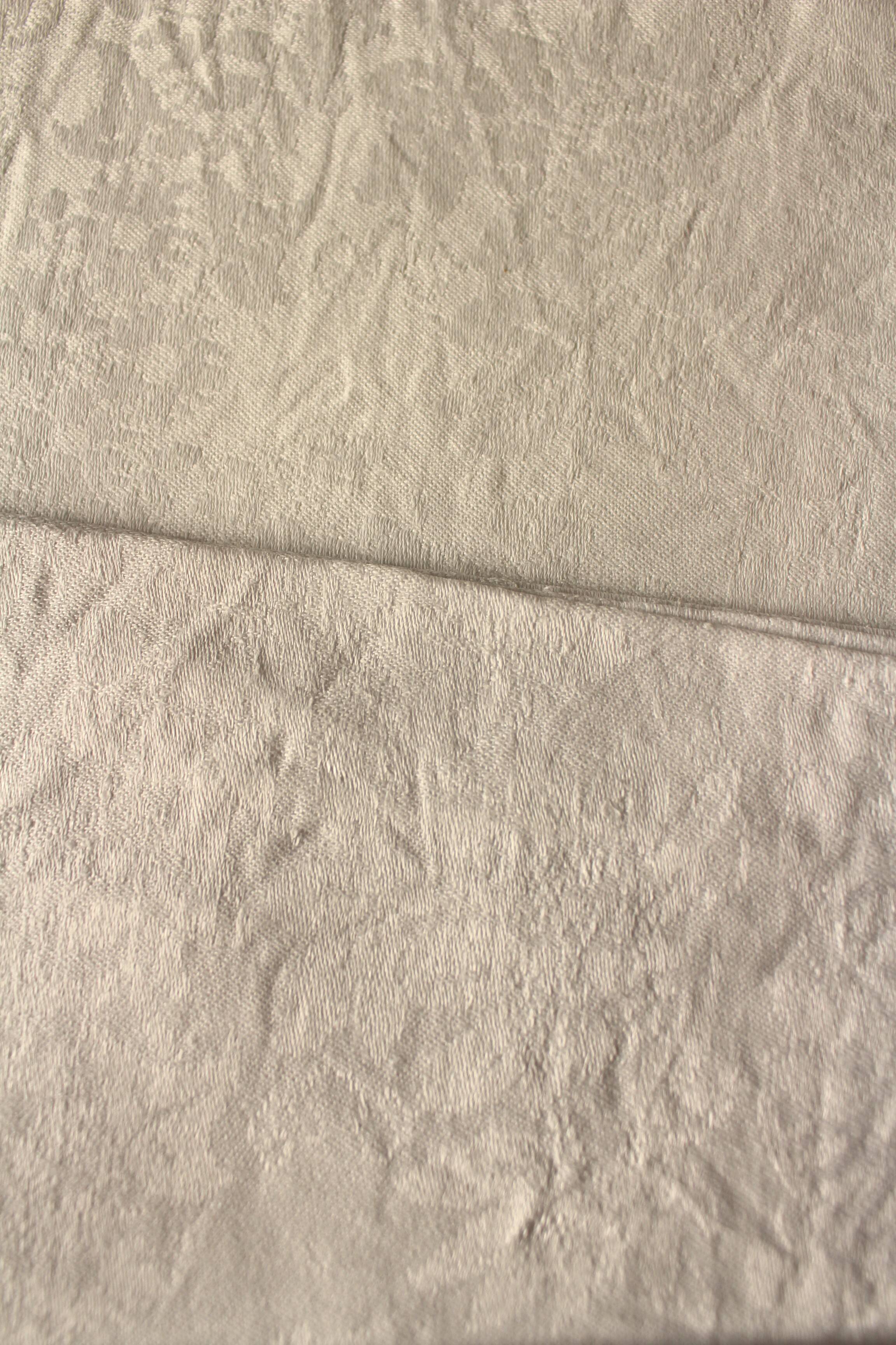 A set of 6 damask napkins Monograms MM