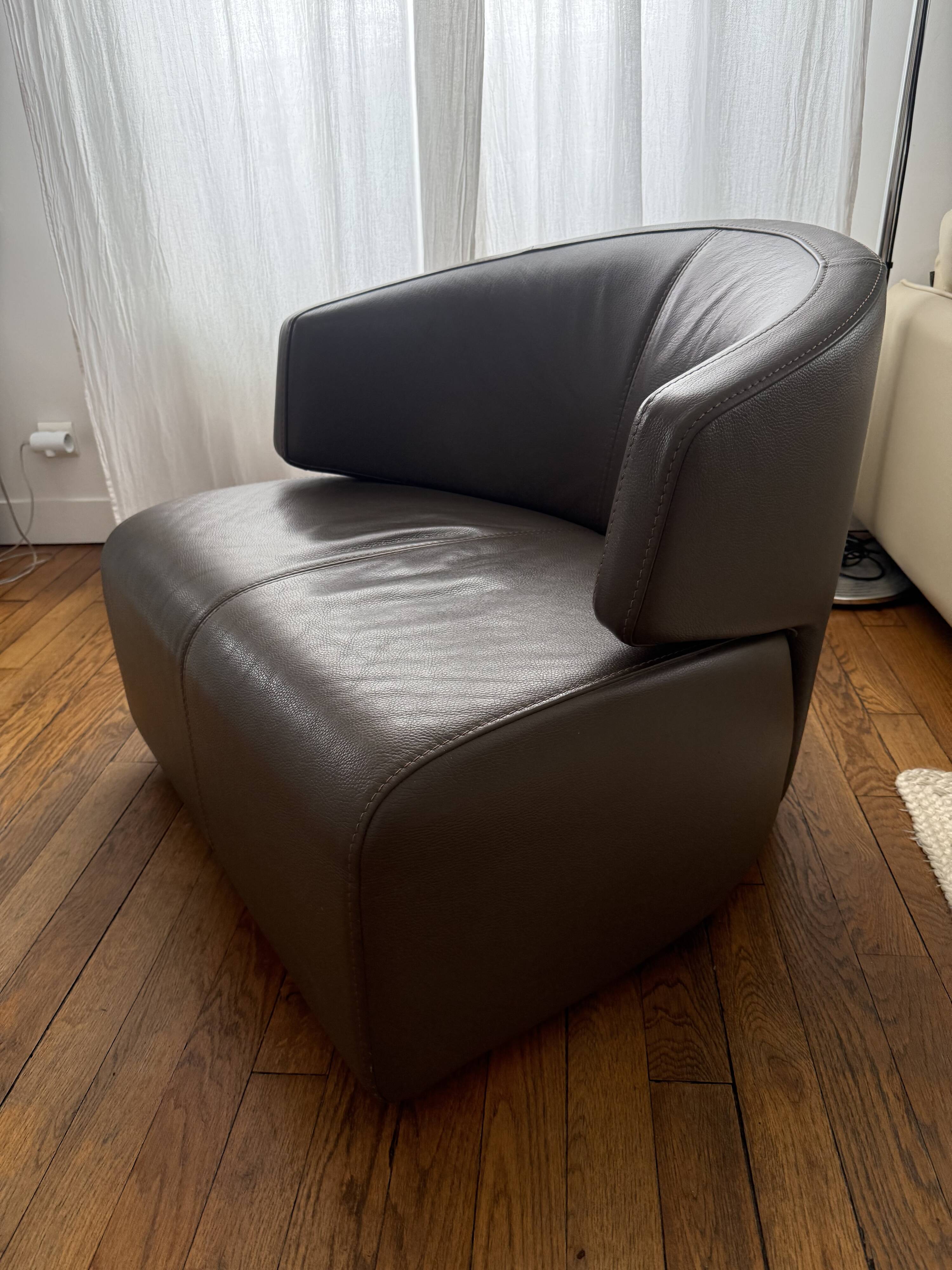 Kola Chair Steiner Paris – full-grain leather – Manzoni & Tapinassi