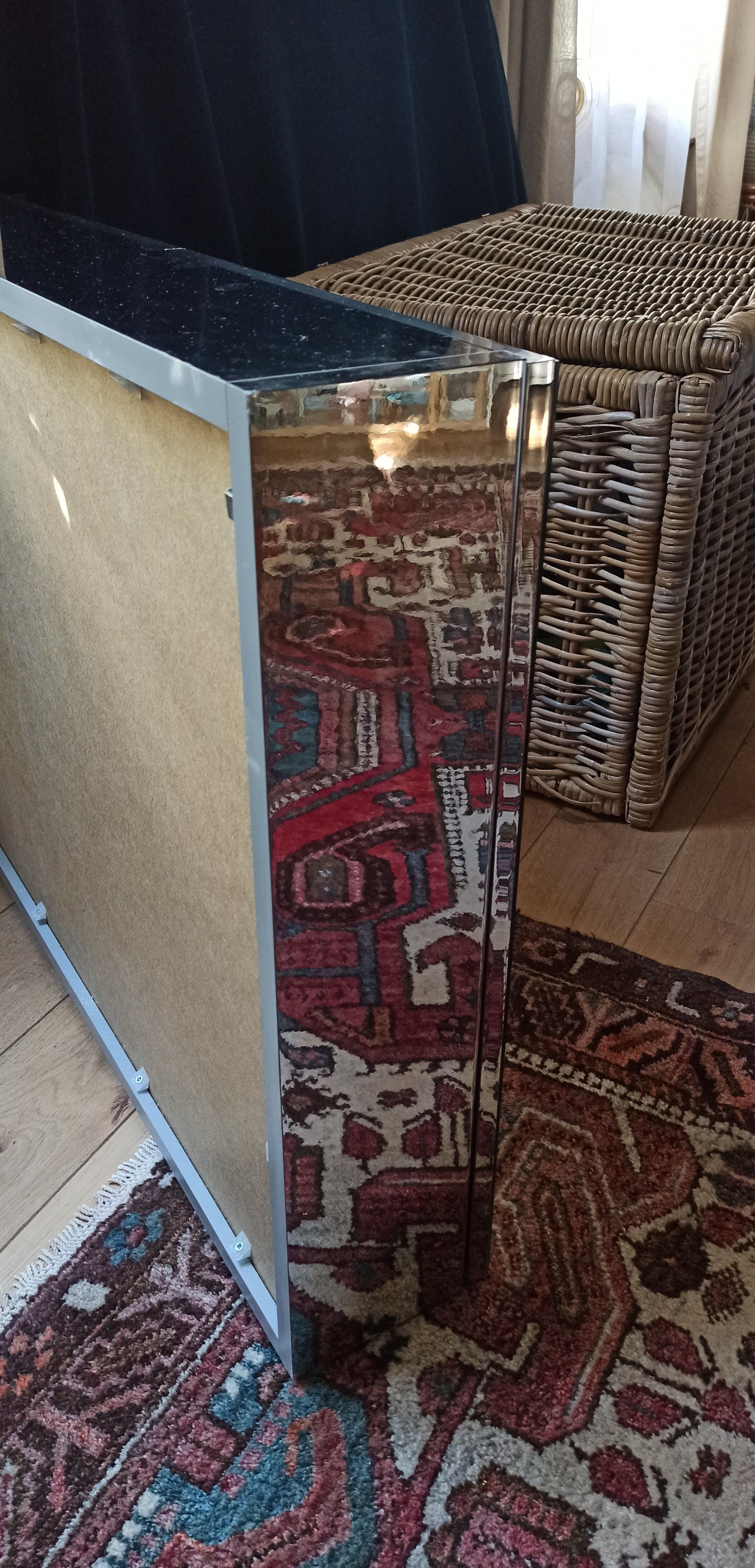 Bathroom mirror cabinet