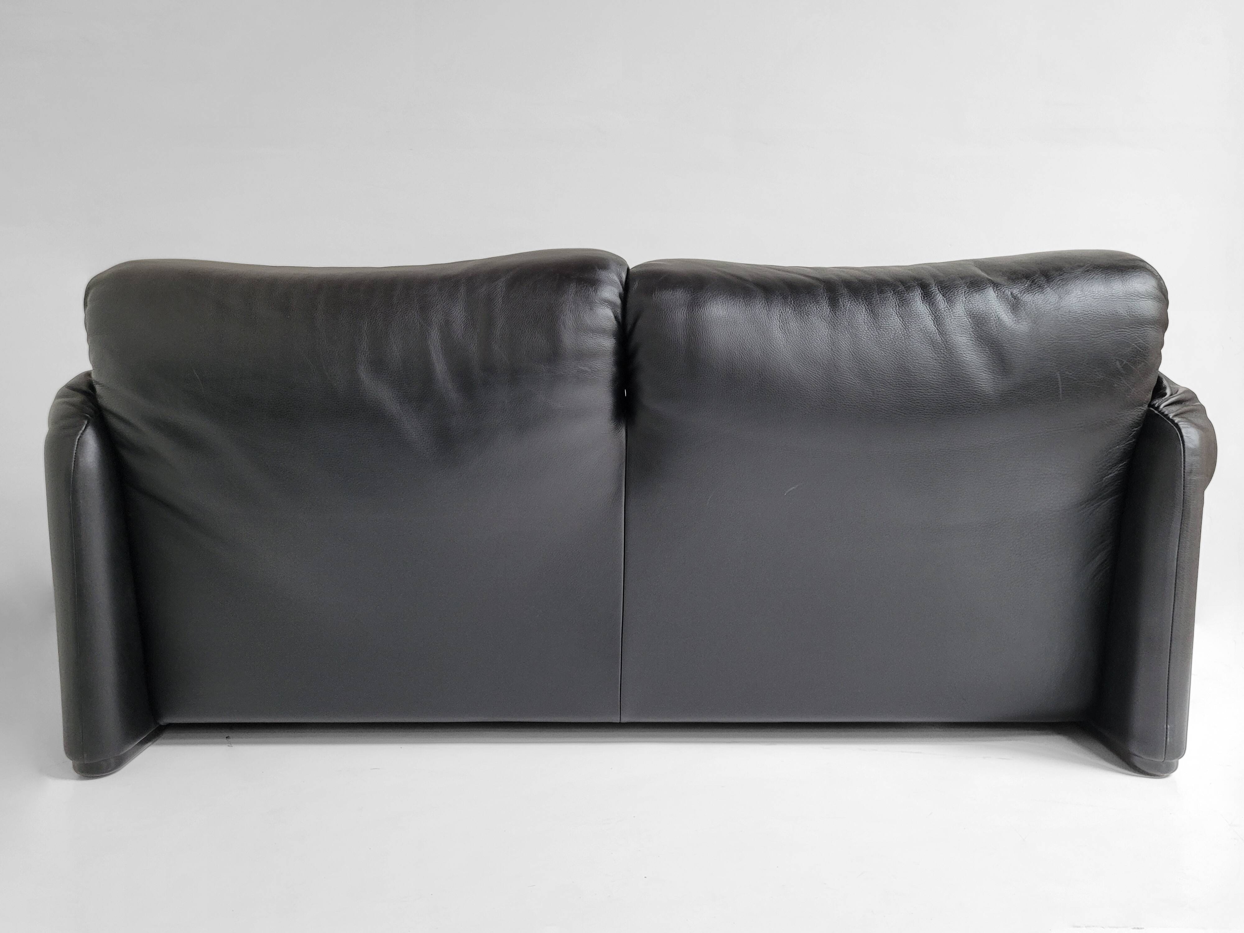 Maralunga sofa by Vico Magistretti for Cassina